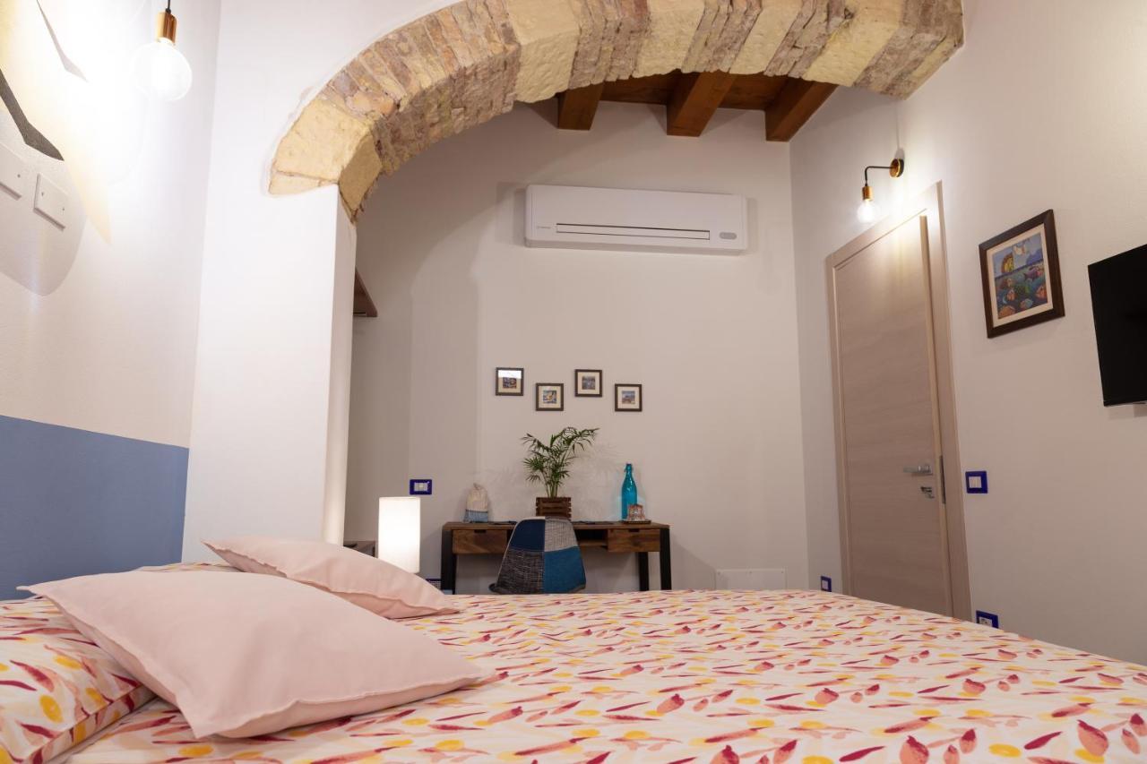 Trigu & Mangoni Bed & Breakfast กาญารี ภายนอก รูปภาพ