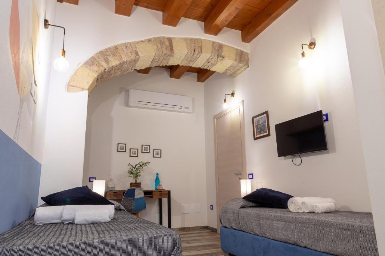 Trigu & Mangoni Bed & Breakfast กาญารี ภายนอก รูปภาพ